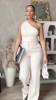 Comfort Elegant Outfit, Black Woman Classy Outfits, Upscale Restaurant Outfit, Graduation Outfit Ideas For Guest, Summer Modesty, Classy Church Outfits, Grown Women Outfits, Black Woman Fashion, Cute Professional Outfits