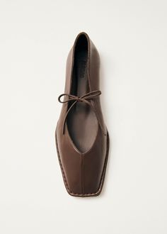 Sway - Brown Leather Ballet Flats | ALOHAS Winter Flat Shoes, Flat Pointed Shoes, Ballerina Flats Outfit, Brown Leather Ballet Flats, Brown Suede Shoes, Brown Leather Flats, Headphone Accessories, Sustainable Leather, Cute Flats