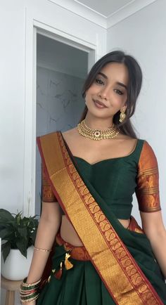 Indian Outfits Ideas, Lehnga Aesthetic, South Indian Hairstyle, Christmas Fashion Outfits, Onam Outfits, Indian Dress Up, South Indian Blouse Designs, Indian Dresses For Women, Simple Lehenga