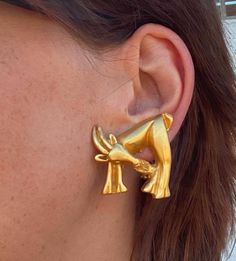 Very original these earrings - sculptures made by the artist Patrick Forquy! They come from a collection on the theme of Chinese astrological signs. The years of the goat are 1931, 1943, 1955, 1967, 1979, 1991, 2003, 2015 Dimensions 3.5 x 3.5 cm Signed Excellent condition! Rare and collector's items! Goat Jewelry, Year Of The Goat, Astrological Signs, Astrological Sign, The Goat, Style Expert, Astrology Signs, Clip Ins, Clip On Earrings