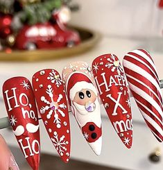 Diy Halloween Nail Art, Navidad Nails, Best Christmas Nails, Nail Art Designs 2023, Christmas Nail Colors, Gucci Nails, Nail Art Halloween, Colors Nails