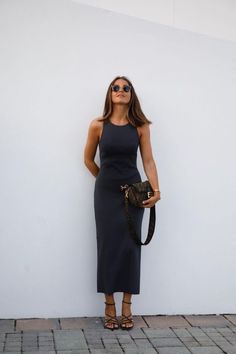 Easy Summer Fashion, Tube Dresses, Summer Silhouette, Business Professional Outfits, Work Outfits Women Summer, Stylish Work Attire, Business Professional