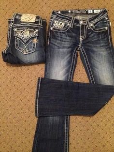 Boots For Vaqueras, Flare Jeans With Diamonds, Mexican Bootcut Jeans, Back Jeans Pocket, Where To Buy Bootcut Jeans, Vaquera Jeans Outfit, Mexican Bootcut Jeans Outfit, Miss Me Jeans Bootcut, Cute Boot Cut Jeans