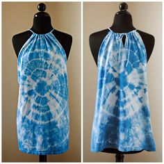 two different views of a blue and white tie - dyed dress