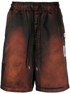 chocolate brown cotton faded effect elasticated drawstring waistband two side inset pockets two rear welt pockets Colour Decor, Summer Collection Men, Maison Mihara Yasuhiro, Maison Mihara, Drawstring Waist Shorts, Airport Fashion, Pleated Shorts, Drawstring Waistband, Curator Style