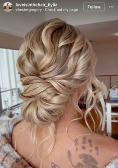 Wedding Hair For Rainy Day, Me Driving, Bride Hairstyles Updo, Wedding December, Plus Size Hairstyles, Bridal Hair Tutorial, Loose Wedding Hair, Updo Ideas, Bridemaids Hairstyles