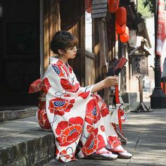 Japanese Kimono Dress Red, Japanese Kimono Dresses, High-end Red Kimono With Kimono Sleeves, White Kimono Traditional Dresses, Luxury Red Kimono For Spring, Luxury Red Kimono For Traditional Ceremonies, Luxury Red Elegant Kimono, Luxury Elegant Red Kimono, Hiyoko Saionji Kimono