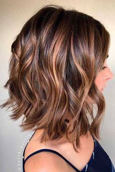 5 cortes de cabello perfectos para las mujeres con poco pelo Medium Bob Haircut, Trendy Hair Color, Hair Brown, Brown Ombre, Haircut For Thick Hair, Short Hair Styles Easy