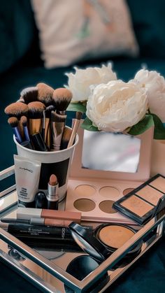 Makeup Wings, Instagram Makeup Artist, Makeup Artist Branding, Essential Makeup Brushes, Top Makeup Products, Makeup Must Haves