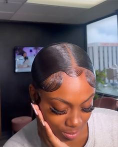 Ponytail With Edges, Middle Part Slick Back, Ponytail Edges, Slick Ponytail, Mixed Curly Hair, Black Ponytail Hairstyles, Quick Natural Hair Styles