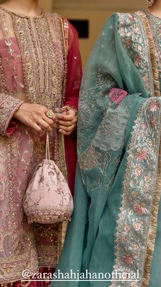 Barat Outfit, Nikah Dupatta, Lehenga Designs Simple, Pakistani Couture, Designer Kurti Patterns, Pakistani Fashion Casual, Desi Fashion Casual, Pakistani Fancy Dresses, Pakistani Fashion Party Wear