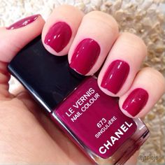 Uñas Coquette, Coquette Red, Chanel Nail Polish, Makeup Nails Designs, Chanel Nails, Blush Nails, Nail Polish Collection, Elegant Nails, Nail Varnish