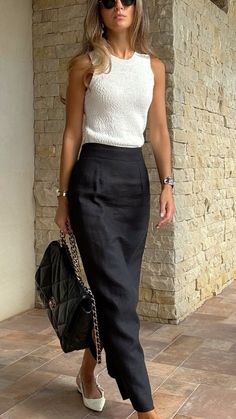 Casual Elegant Outfits, Claire Mccardell, Chic Outfits Classy, Summer Holiday Outfits, Elegant Outfit Classy, Mama Style, Looks Street Style, Summer Linen, Formal Outfit