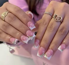 Short Acrylic Nails Duck, Summer Duck Nails, Flower Nails Short, Pink French Tip Nails With 3d Flower, Y2k Hibiscus Nails, 2000s Flower Nails, Early 2000s Flower Nails, 2000s Nails Acrylic Flower, Acrylic Nail Designs Classy