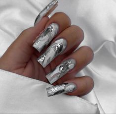 Chrome Nails With Black, Gray Nail Ideas Acrylic, Holographic Chrome Nails, Neon Coral Nails, Chrome Nail Design, Silver Chrome Nails, Grey Acrylic Nails, Chrome Nail Polish