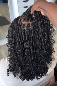 Gire el cabello humano a granel rizado para trenzar el negro natural B Short Bohemian Knotless Braids, Cabello Afro Natural, Short Box Braids Hairstyles, Bob Cut Wigs, Box Braids Hairstyles For Black Women, Cute Box Braids Hairstyles, Protective Hairstyles Braids, Heatless Hairstyles, Mombasa