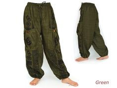 Harem pants women men Genie Pants Aladdin Pants Joggers, Grey Unisex Handcrafted from high quality cotton, printed Airy, super comfortable cotton pants made of light, comfortable to wear cotton. The ideal pants for leisure, sport and wherever it should be loose and comfortable :-) Special features: Elastic waist with drawstring, 2 large pockets Size: One Size fits all - elastic waist with drawstring Fits for US-Size 4 - 14 Circumference (waist): 27 - max. 40 inch Circumference (hip): up to max. Khaki Cotton Harem Pants, Khaki Full-length Cotton Harem Pants, Men Leather Sandals Fashion, Boho Hippie Pants, Samurai Pants, Joggers Grey, Genie Pants, Clothing Projects, Harem Pants Men