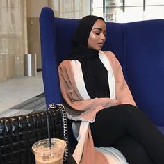 Shahd Batal (@shahdbatal) • Instagram-billeder og -videoer Hijabi Fits, Hijabi Outfit, Muslim Style, Modesty Fashion, Woman's Fashion