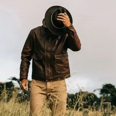 Brown Leather. The boxy, bulky cuts characteristic of vintage flight jackets certainly have their charms, but in our opinion, the silhouette was overdue... Flight Jacket Men, Jacket Drawing, Tweed Run, Taylor Stitch, Mens Fashion Casual Outfits, Men In Uniform, Flight Jacket, Military Inspired, Colored Leather