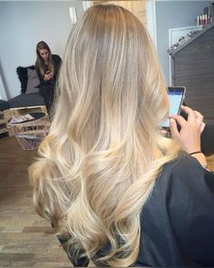 Blond Balayage On Brown Hair Medium Length, End Of Summer Blonde Hair, Warm Blonde Hair Balayage, California Blonde Hair Sun Kissed, Canada Outfits, Warm Bronde Balayage, Rich Blonde, Blonde Styles, Warm Blonde Hair