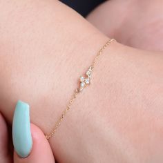 Cluster Bracelet in 14K Solid Gold, Diamond Cluster Bracelet, Solid Gold Diamond Bracelet, Minimal Chain Bracelet, Dainty Stacking Bracelet 💎 Gold K: 14K or 18K Solid Gold - 1.20 Gram 💎 Custom Gold Color: Rose Gold, Yellow Gold, White Gold 💎 Round Diamond: 7 Pcs 💎 Total Diamond Ctw: 0.12 Ctw Natural 💎 Diamond Color-Clarity: F Color SI Clarity  💎 Setting Type: Prong  💎 Certified Item 💎 Product Code: MR0015216  📎 If you have questions about this product, you can contact me. I will get bac Dainty White Gold Name Bracelet, White Gold Dainty Charm Bracelet, Dainty 14k Gold Jubilee Diamond Bracelet, Bracelet Minimal, Gold Diamond Bracelet, Cluster Bracelet, Cluster Bracelets, Bracelet Dainty, Dress Indian