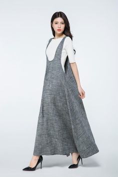 Summer is on its way…so get ready to relax with this casual, comfortable long gray linen pinafore dress, ideal for those long lazy, hazy summer days. The generous loose-fitting casual style in breathable linen, will soon become not only your wardrobe staple, but a go-to everyday dress that you won’t want to take off!  Pleated to enhance the coolness of the linen, in classic pinafore style, this handmade designer linen dress is made for you to combine it with whatever you wish, whenever and wh... Womens Pinafore Dress, Plus Size Dress Summer, Plus Size Long Dresses, Mode Kimono, Tunic Designs, Maxi Outfits, Linen Dress Women, Long Linen Dress, Dress Linen