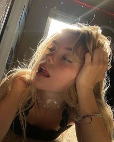 가을 패션, Insta Photo Ideas, Girl Icons, Pretty Face, Aesthetic Girl, Lany, Pretty Woman, Hair Inspo