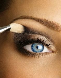 15 Tips to Perfect Smoky Eyes Light Smoky Eye, Makeup Tip, Behind Blue Eyes, Smoky Eyes, Perfect Eyes, Bohol, Kiss Makeup