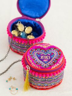 Embroidered Jewelry Round|XOXO-view 1 Xoxo Jewelry, Tiny Jewelry, Embroidered Jewelry, Sweet Necklace, Hair Accessories Boho, Travel Jewelry Case, Boho Accessories, Tiny Treasures, Natural Life