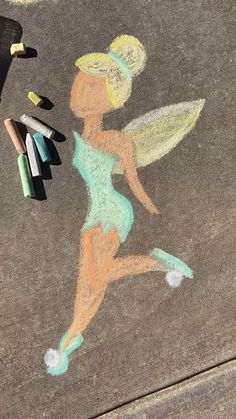 Easy Chalk Drawings, Street Chalk Art, Chalk Activities, Fun Chalk Art, Chalk Design, Chalk Wall, Chalkboard Drawings, Sidewalk Chalk Art, Sidewalk Art