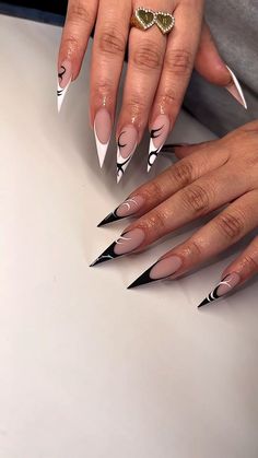 Elegant Nail Designs Stilettos, Sci Fi Acrylic Nails, Edgy Stilleto Nails Designs, Black Women New Years Outfit, Long Nails Stiletto Design, Simple Stilleto Nail Designs, Cute Pointy Nails, Stilleto Acrylics, Red Bottom Stiletto Nails