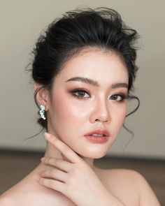 Natural Glam Look Make Up, Grad Pic Make Up Look, Soft Glam Looks Make Up, Makeup Looks For Debut, Europe Makeup Look, Makeup Looks Asian Glam, Makeup Ideas Asian Faces, Soft Glam Make Up Asian, Asian Wedding Eye Makeup