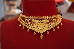 Gold Jewels Design, Bride Jewelry, Jewellery Sketches, Gold Bride Jewelry, Pooja Room, Jewelry Accessories Ideas, Jewelry Simple, Gold Jewelry Simple, Accessories Ideas