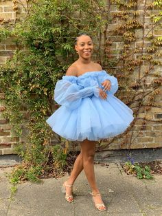 Short Cute Dresses Parties, Cute Dresses For Birthday Party, Tull Dress Outfit, Silk And Net Dress, Net Outfits Fashion, Tulle Dress Black Women, Puff Tulle Dress, Short Dress With Ruffles, Bright Dresses Party