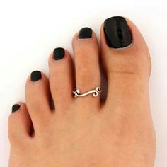 Toe rings Black Toenails, Anklet Tattoo, Toe Ring Designs, Foot Ring, Sterling Silver Toe Rings, Silver Anklet, Silver Toe Rings, Knuckle Ring, Adjustable Jewelry