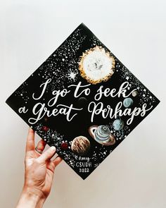 Galaxy Graduation Cap, Graduate Outfit, Painted Graduation Cap, Painted Galaxy, Masters Graduation, Prom Themes, Diy Graduation Cap