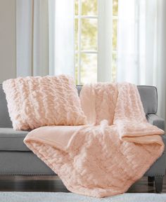 in stock Pillows Pink, Faux Fur Throw Blanket, Luxury Throws, Fur Throw Blanket, Euro Pillow, Madison Park, Fur Throw, Faux Fur Throw, Knitted Throws