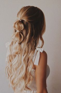 half up-half down hairstyle || boho hair, easy hair style, bauble hair, bubble hair, braids, long hair style Peinados Fáciles Para Cabello Corto, Long Blonde, Long Blonde Hair, Boho Hairstyles, Everyday Hairstyles, Homecoming Hairstyles