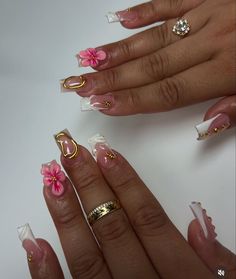 Nails Acrylic Pink And Gold, Gold Nails Flowers, Nails With Thumb, Hard Nails, Colored Acrylic Nails