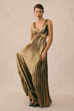 Luxury Gown, Lame Dress, Cutout Gown, Gold Outfit, Full Length Skirts, Column Gown, Stunning Gowns, Pleated Maxi, A Line Gown