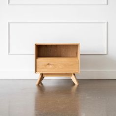 Quality Mid Century Modern Furniture White Oak Nightstand, Natural Wood Bed, Oak Nightstand, Oak Beds, Wood Bed Frame, White Nightstand, White Oak, Bedside Table, Wood Legs