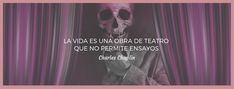 a skeleton sitting in front of curtains with the caption'la vidas una obra de tetto que que no permitte ennasyoos '