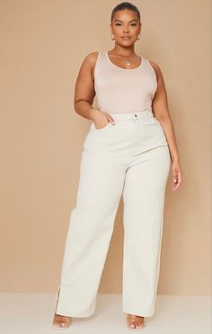 Summer Fashion Midsize, Midsize Outfits Casual, Fall Fashion Midsize, Midsize Fall Fashion, White Mom Jeans, Fashion Midsize, Split Hem Jeans, Midsize Summer, Cargo Outfit