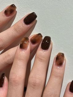 cute fall Korean nails: dark brown and tortoise coffin Trendy Nails For Fall 2024, Korean Nail Art Autumn, Brown Yellow Nails, Autumn Nails Korean, Nail For Autumn, Brown Nails 2024, Nails Fall Season, Korean Autumn Nails, Dark Korean Nails