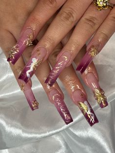 ️Custom made press on nails using high quality products by Apres and Kokoist.  ️Carefully articulated and made with love <3.  ️Beautiful set for any occasion! ️NAIL SETS COME WITH: 10 nails of your size 1 nail glue 1 pack of sticky tabs 1 cuticle stick 1 nail file 2 alcohol wipes  1 buffer 1 cuticle oil ️Check out my instagram and tiktok to see more of my work! @nails.x.audrey Gold Flower Nails, Aphrodite Nails, Band Nails, Alcohol Wipes, Work Nails, Simple Acrylic Nails