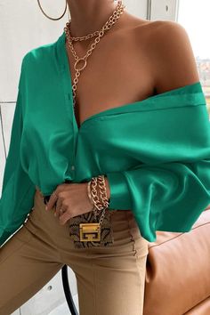 Green Blouse Outfit, Satin Shirt Outfit, Emerald Green Outfit, Green Shirt Outfits, Green Outfit, Satin Shirt, Women Blouses