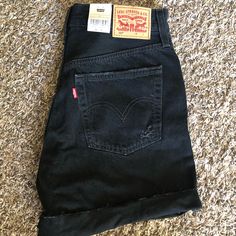 Black Wash Size W28 Nwt Classic Black Jeans For Summer, Classic Black Summer Jeans, Black Straight Leg Jean Shorts For Spring, Fitted Black Jean Shorts With Straight Leg, Levi's High Waist Black Jean Shorts, Levi's Trendy Black Jean Shorts, Levi's Black Shorts For Spring, Trendy Black Levi's Jean Shorts, Levi's Black Relaxed Fit Jean Shorts