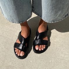 Strappy Black Sandals, Two Strap Sandals, All Nike Shoes, Japanese Dress, Leather Sandals Flat, Shoe Inspo, Comfortable Flats, Strap Design, Sandal Fashion