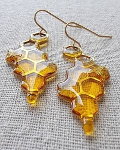 No Pierce Earrings, Dripping Honeycomb, Honeycomb Necklace, Funky Jewelry, Hypoallergenic Earrings, Fantasy Jewelry, Bijoux Diy, Fun Earrings, Dream Jewelry