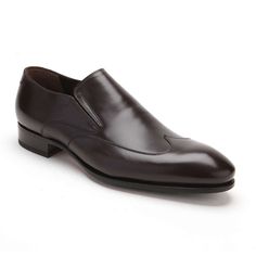 Caporicci Italian Mens Shoes Brown Calfskin Loafers ART9921 (CAP1042) Material: Calfskin Hardware: None Color: Brown Outer Sole: Leather Made In Italy Comes with original box and dustbag ART9921-BROWN Sizes listed in US sizing Italian Shoes For Men, Italian Shoes, Shoes Brown, Italian Designer, Mens Luxury, Handmade Shoes, Italian Design, Leather Loafers, World Of Fashion